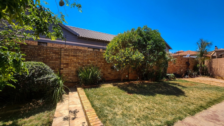 3 Bedroom Property for Sale in Wilkoppies North West